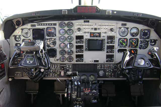 kingair200_panel-12