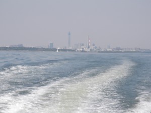 東京スカイツリーが遠くに見えます