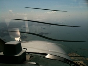 空港の北側からアプローチ Approaching to Nanki Shirahama Airport
